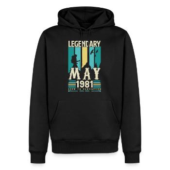 Mai 1981 Jubiläumsgeschenk, Jahrgang Mai 1981. - Männer Premium Bio Hoodie - Schwarz - Vorne - Nico (187cm)
