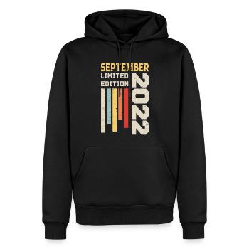 September 2022 Geburtstagsgeschenk September 2022 - Männer Premium Bio Hoodie - Schwarz - Vorne - Nico (187cm)