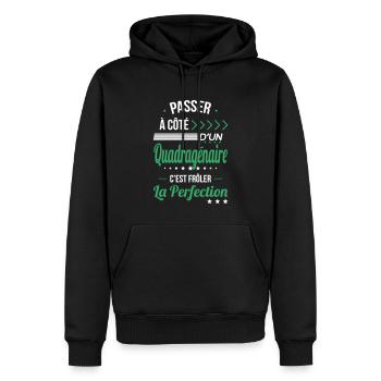 Anniversaire 40 ans - Quadragénaire Perfection - Sweat à capuche Premium bio Homme - noir - Devant - Nico (187cm)
