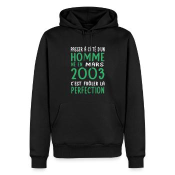Anniversaire 20 ans - Né en Mars 2003 - Sweat à capuche Premium bio Homme - noir - Devant - Nico (187cm)