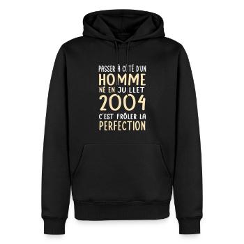 Anniversaire 20 ans - Né en Juillet 2004 - Sweat à capuche Premium bio Homme - noir - Devant - Nico (187cm)