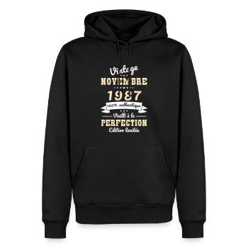 Anniversaire 35 ans - Novembre 1987 Vintage - Sweat à capuche Premium bio Homme - noir - Devant - Nico (187cm)