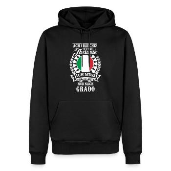 Ich brauche keine Therapie – nur Grado - Männer Premium Bio Hoodie - Schwarz - Vorne - Nico (187cm)