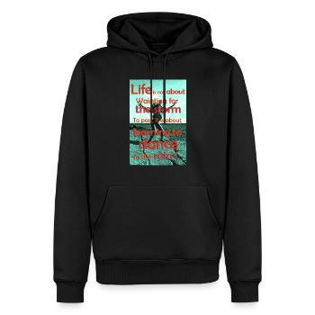 Tanzen im Regen - Männer Premium Bio Hoodie - Schwarz - Vorne - Nico (187cm)