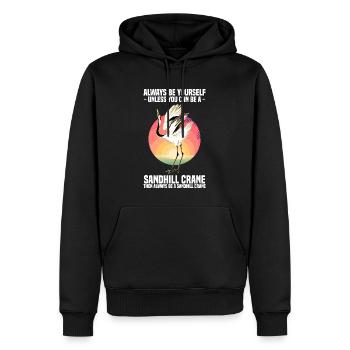 Kranich - Männer Premium Bio Hoodie - Schwarz - Vorne - Nico (187cm)