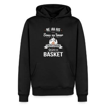 Sous-estimer un trentenaire qui joue au basket - Sweat à capuche Premium bio Homme - noir - Devant - Nico (187cm)