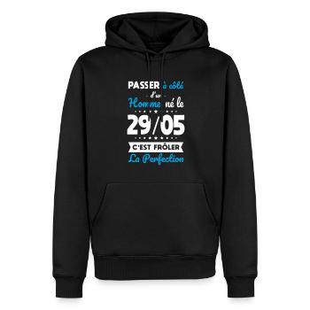Anniversaire - Né le 29 Mai Frôler perfection - Sweat à capuche Premium bio Homme - noir - Devant - Nico (187cm)