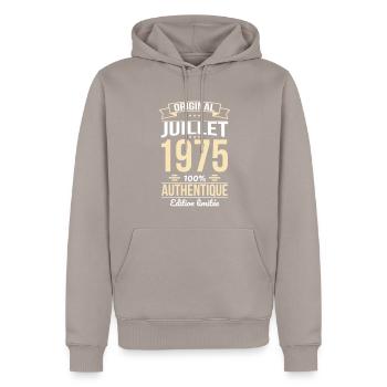 Anniversaire 50 ans - Original - Juillet 1975 - Sweat à capuche Premium bio Homme - taupe - Devant - Nico (187cm)