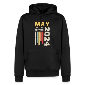 Mai 2024 - Geburtstagsgeschenk geboren im Mai 2024 Mai - Männer Premium Bio Hoodie - Schwarz - Vorne - Nico (187cm)