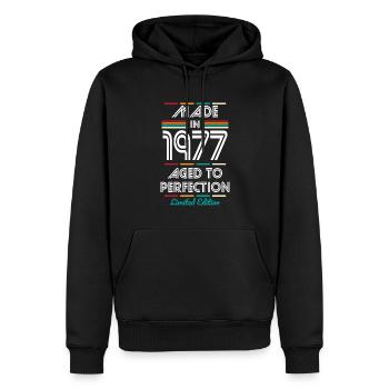 Anniversaire 45 ans - Fabriqué en 1977 - Sweat à capuche Premium bio Homme - noir - Devant - Nico (187cm)
