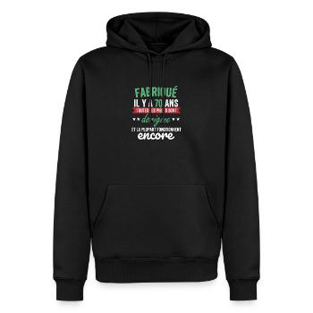 Gemacht vor 70 Jahren - 70 Jahre Jubiläum Witz - Männer Premium Bio Hoodie - Schwarz - Vorne - Nico (187cm)