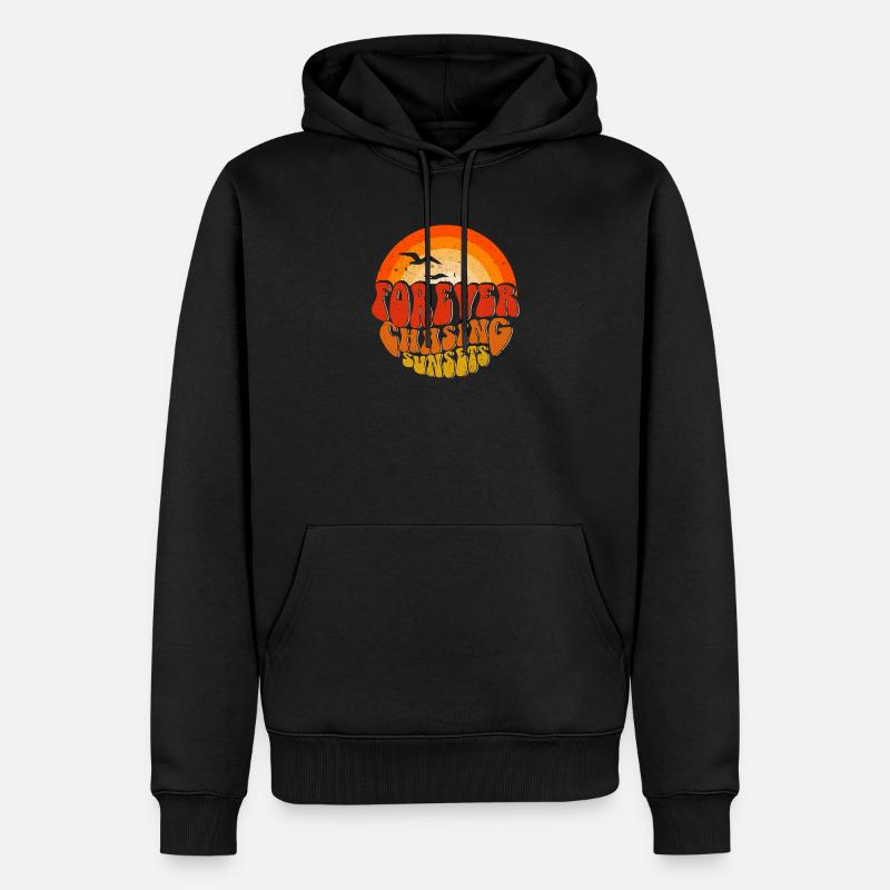 Forever Chasing Sunsets Retro Emblem - Männer Premium Bio Hoodie - Schwarz