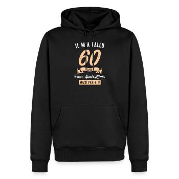 60 ans, homme parfait, idée cadeau - Sweat à capuche Premium bio Homme - noir - Devant - Nico (187cm)