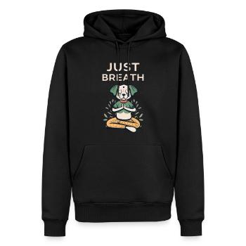 Yoga Hund mit "Just Breath" Spruch - Männer Premium Bio Hoodie - Schwarz - Vorne - Nico (187cm)
