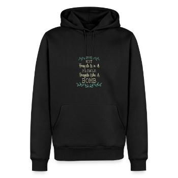 Nicht zerbrechlich wie eine Blume, sondern eine - Männer Premium Bio Hoodie - Schwarz - Vorne - Nico (187cm)