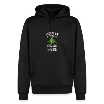 Legenden altern nicht sie fahren E-bike - Männer Premium Bio Hoodie - Schwarz - Vorne - Nico (187cm)