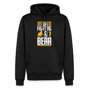 Ich kämpfte gegen eine Bärenoperation, eine gebrochene Armverletzung - Männer Premium Bio Hoodie - Schwarz - Vorne - Nico (187cm)