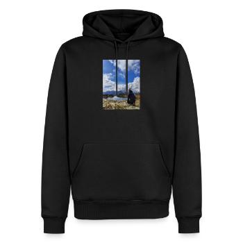 Wanderer, der in den alpinen Himmel blickt - Männer Premium Bio Hoodie - Schwarz - Vorne - Nico (187cm)