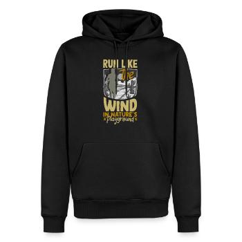 Run like the wind in nature's playground - Männer Premium Bio Hoodie - Schwarz - Vorne - Nico (187cm)