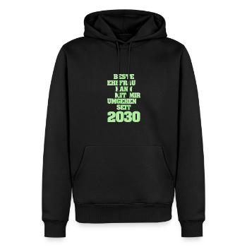 Frau 2030 - Männer Premium Bio Hoodie - Schwarz - Vorne - Nico (187cm)