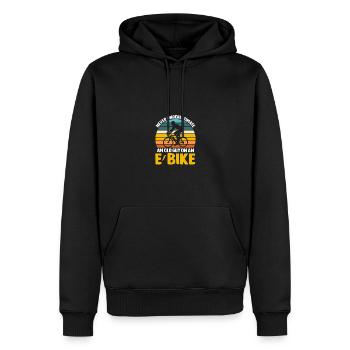 Never Underestimate An Old Guy On An E-Bike Funny - Männer Premium Bio Hoodie - Schwarz - Vorne - Nico (187cm)