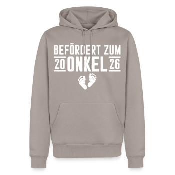 Babyparty Befördert zum Onkel 2026 - Männer Premium Bio Hoodie - Taupe - Vorne - Nico (187cm)