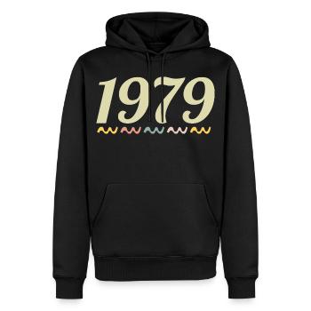 1979 - Männer Premium Bio Hoodie - Schwarz - Vorne - Nico (187cm)