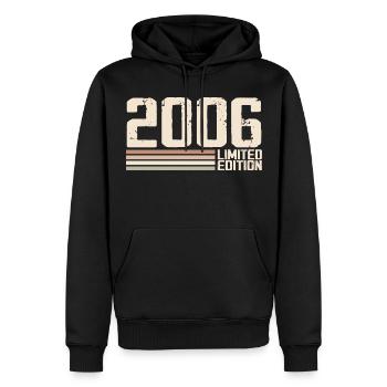 2006 Jahrgang 2006 Geburtstag 2006 Retro 2006 - Männer Premium Bio Hoodie - Schwarz - Vorne - Nico (187cm)