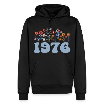 1976 Motif floral 1976 Thème floral 1976 - Sweat à capuche Premium bio Homme - noir - Devant - Nico (187cm)