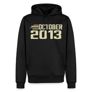 Octobre 2013 - Anniversaire en octobre 2013 - Sweat à capuche Premium bio Homme - noir - Devant - Nico (187cm)