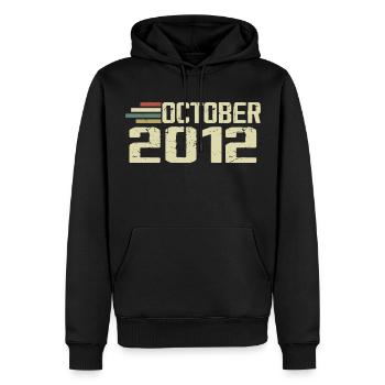 October 2012 - Geburtstag im Oktober 2012 - Männer Premium Bio Hoodie - Schwarz - Vorne - Nico (187cm)
