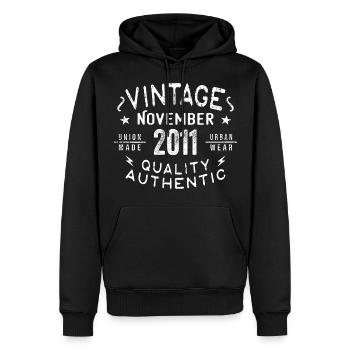 Novembre 2011 Cadeau d’anniversaire en novembre 2011 - Sweat à capuche Premium bio Homme - noir - Devant - Nico (187cm)