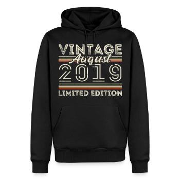 Août 2019 Légende depuis Août 2019 Millésime 2019 - Sweat à capuche Premium bio Homme - noir - Devant - Nico (187cm)