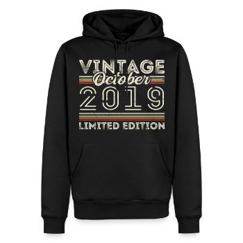 Oktober 2019 Geburtstag October 2019 Birthday Gift - Männer Premium Bio Hoodie - Schwarz - Vorne - Nico (187cm)