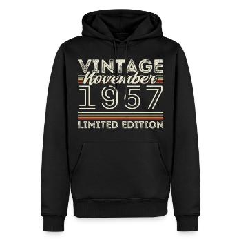 Jahrgang November 1957 Geburtstag November 1957 - Männer Premium Bio Hoodie - Schwarz - Vorne - Nico (187cm)