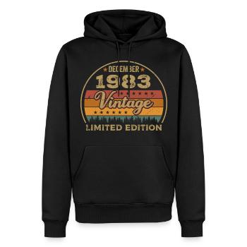 Anniversaire Décembre 1983 Cadeau Décembre 1983 - Sweat à capuche Premium bio Homme - noir - Devant - Nico (187cm)