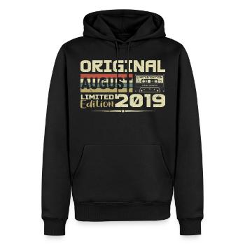 August 2019 - geboren im August 2019 Erbaut im August 2019 - Männer Premium Bio Hoodie - Schwarz - Vorne - Nico (187cm)