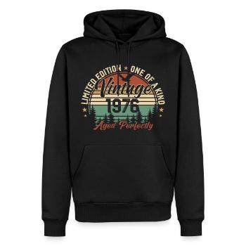 Jahrgang 1976 Retro 1976 Geburtstagsgeschenk 1976 - Männer Premium Bio Hoodie - Schwarz - Vorne - Nico (187cm)