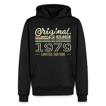 September 1979 Geburtstagsgeschenk September 1979 - Männer Premium Bio Hoodie - Schwarz - Vorne - Nico (187cm)