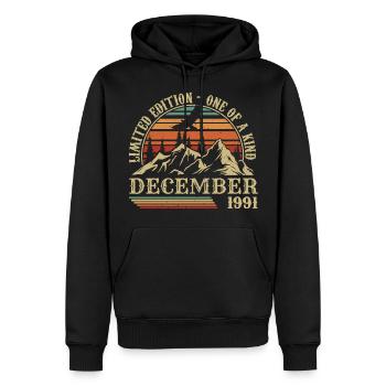 Jahrgang Dezember 1991, genial seit Dezember 1991 - Männer Premium Bio Hoodie - Schwarz - Vorne - Nico (187cm)
