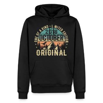 Oktober 2018 Geburtstagsgeschenk - Oktober 2018 - Männer Premium Bio Hoodie - Schwarz - Vorne - Nico (187cm)