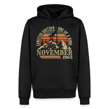 Né en Novembre 1965 - Anniversaire Novembre 1965 - Sweat à capuche Premium bio Homme - noir - Devant - Nico (187cm)