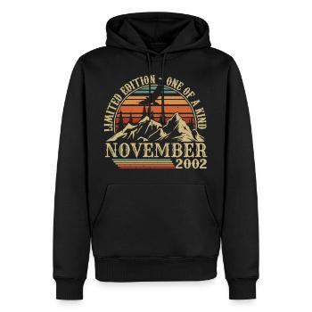 Born in November 2002 - Birthday November 2002 - Men’s Premium Organic Hoodie - black - Front - Nico (187cm)