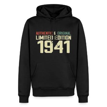1941 Geburtstagsgeschenk 1941 Jahrgang 1941 Retro - Männer Premium Bio Hoodie - Schwarz - Vorne - Nico (187cm)