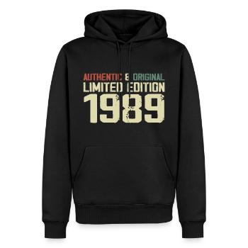 1989 Geburtstagsgeschenk 1989 Jahrgang 1989 Retro - Männer Premium Bio Hoodie - Schwarz - Vorne - Nico (187cm)