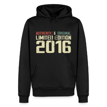 2016 Geburtstagsgeschenk 2016 Jahrgang 2016 Retro - Männer Premium Bio Hoodie - Schwarz - Vorne - Nico (187cm)