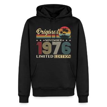 50. Geburtstag Original November Jahrgang 1976  - Männer Premium Bio Hoodie - Schwarz - Vorne - Nico (187cm)