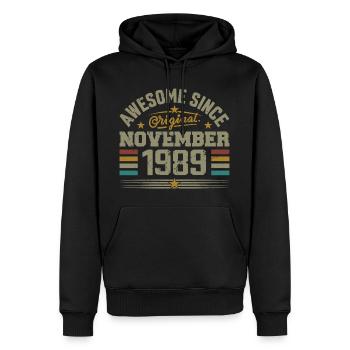 November 1989 Geburtstagsgeschenk | November 1989 - Männer Premium Bio Hoodie - Schwarz - Vorne - Nico (187cm)