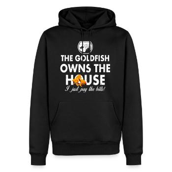 Der Goldfisch ist der Chef lustige Sprüche - Männer Premium Bio Hoodie - Schwarz - Vorne - Nico (187cm)
