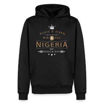 Ruhig bleiben Nigeria - Männer Premium Bio Hoodie - Schwarz - Vorne - Nico (187cm)